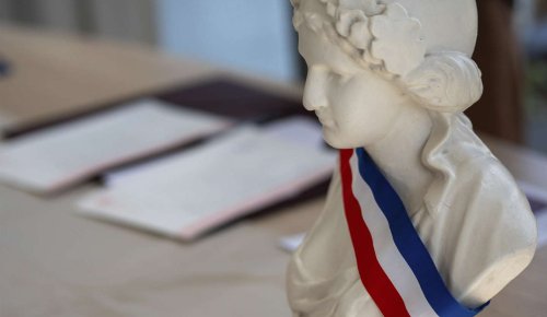 Pour permettre aux élus locaux de s’absenter de l’entreprise