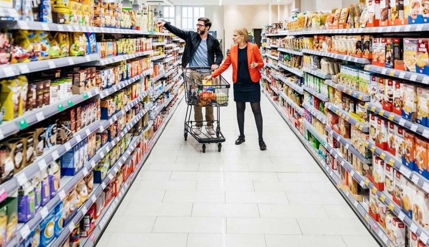 Supermarchés : une surface minimale de vente de produits sans emballage d’ici 2030