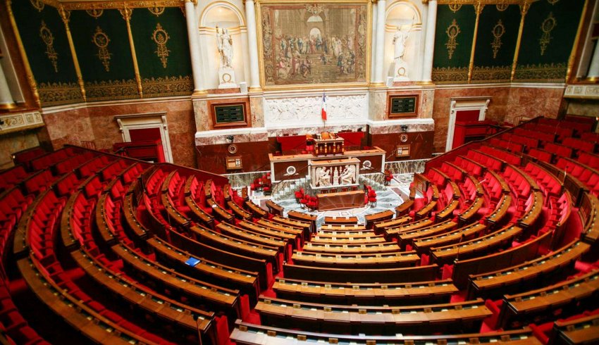 Une loi spéciale en attendant un budget pour 2026