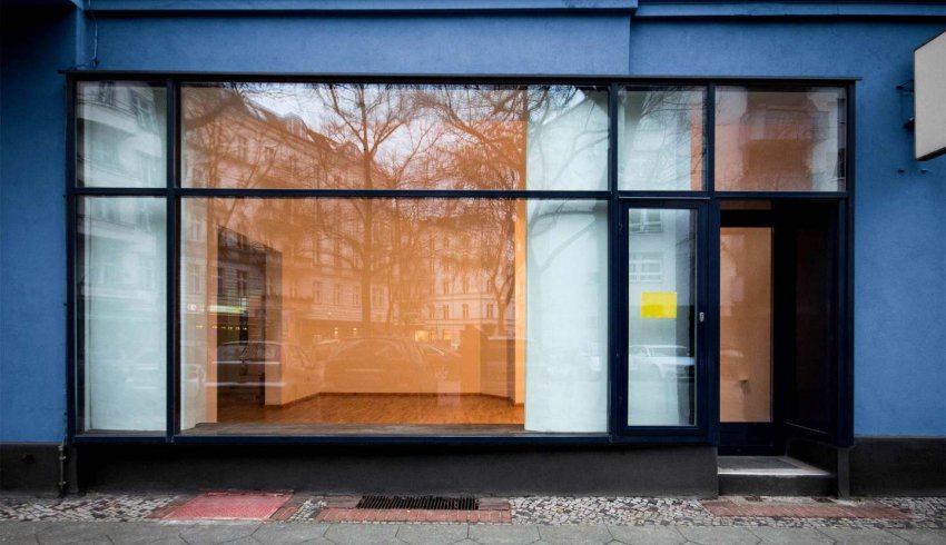 Vente du local commercial à une SCI familiale : le locataire a-t-il un droit de préférence ?